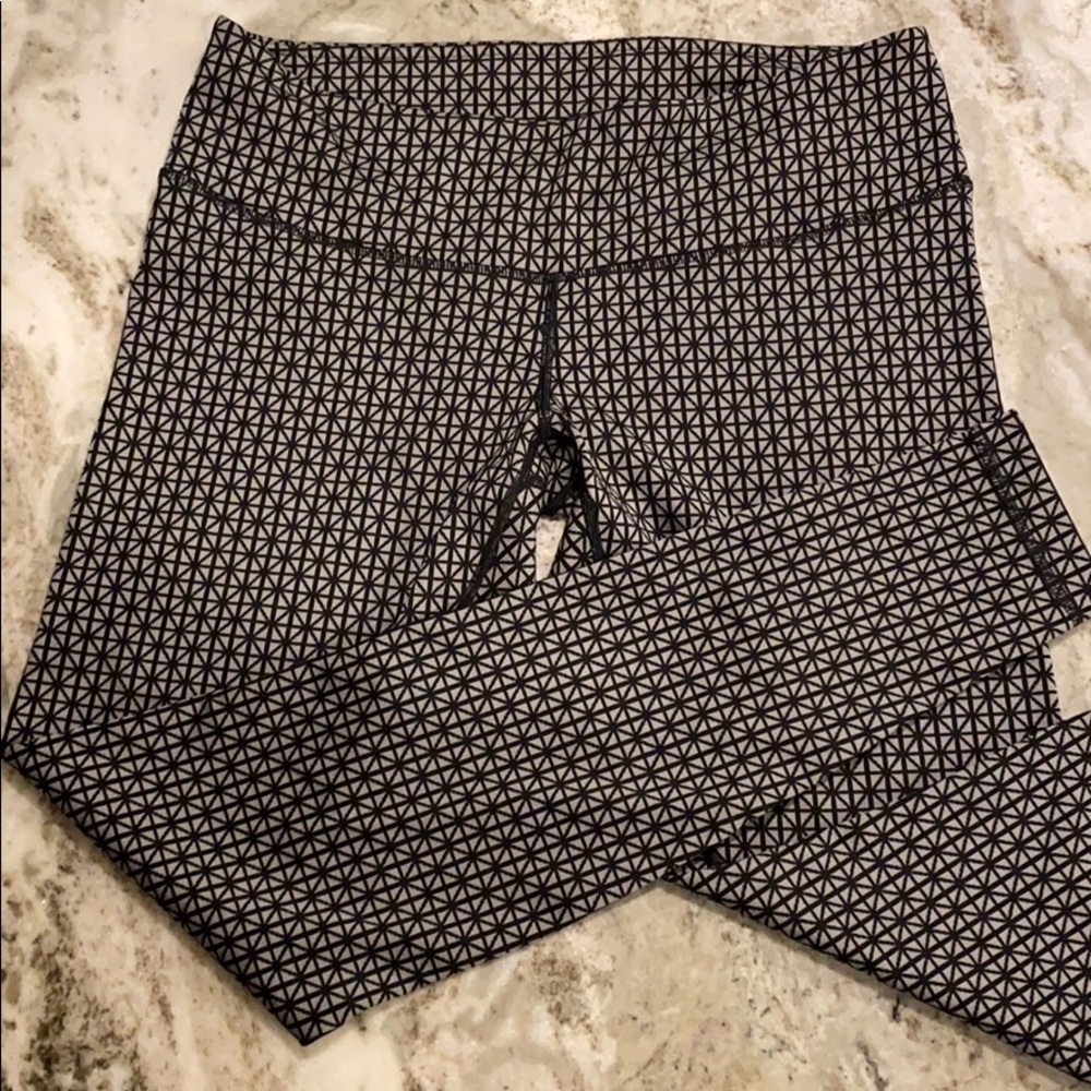 Lululemon Wunder Under Tight, Mid-rise, size 10
